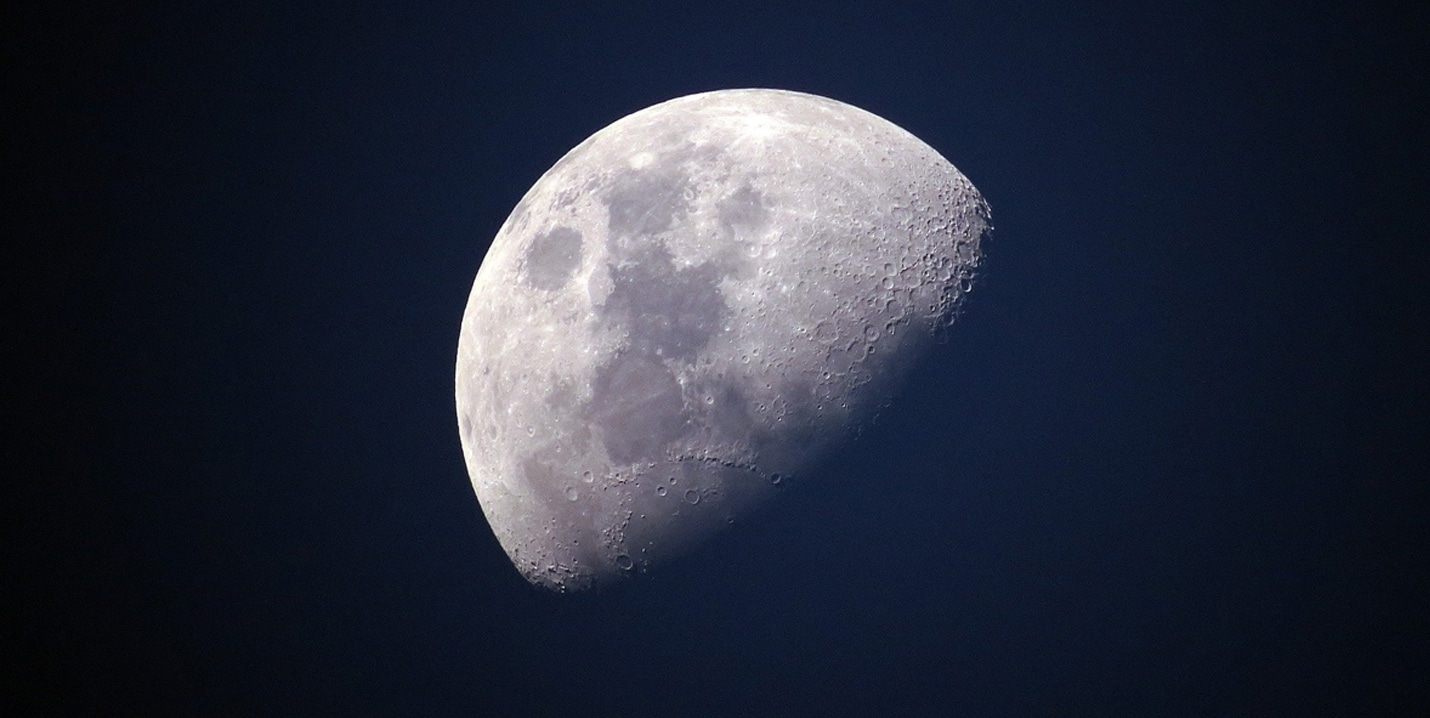 If the moon were only one Pixel