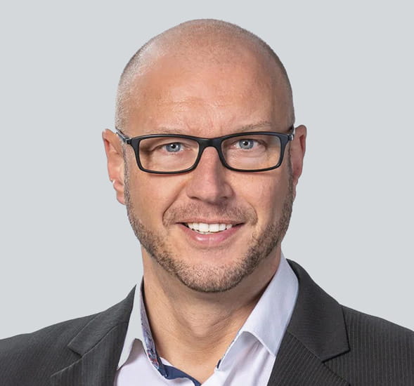 Bastian Hans Geschäftsführung der AWO Wiesbaden Geschäftsführer der AWO Wiesbaden Bastian Hans