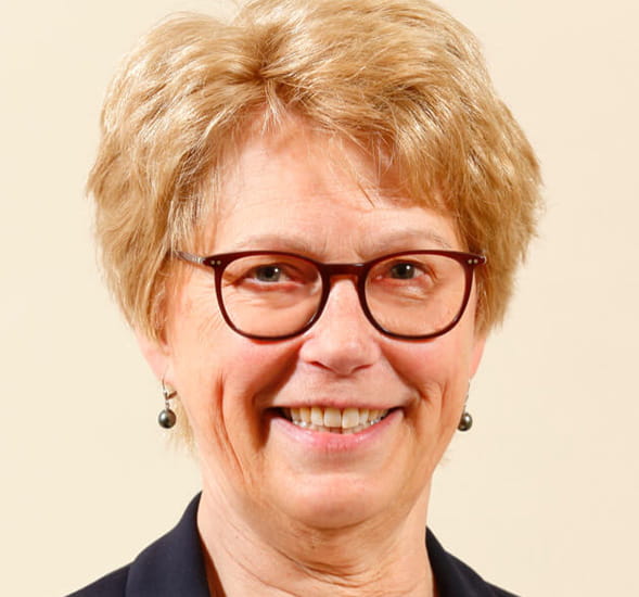 Evelyn Pflugradt Beisitzerin Beisitzerin der AWO Wiesbaden Evelyn Pflugradt