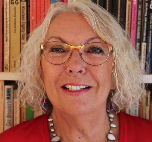 Johanna Domann-Hessenauer Stellvertretende Vorsitzende Stellvertretende Vorsitzende der AWO Wiesbaden Johanna Domann-Hessenauer