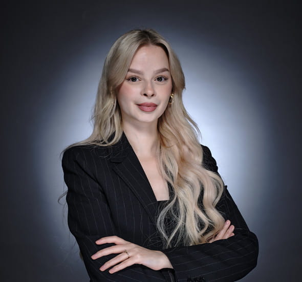 Porträt von Luisa Mauer aus dem Bereich Human Resources der AWO Wiesbaden