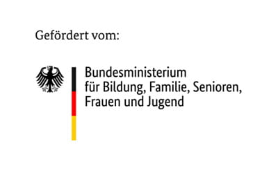 Förderlogo Bundesministerium für Familie, Senioren, Frauen und Jugend Logo des Bundesministeriums für Bildung, Familie, Senioren, Frauen und Jugend mit dem Bundesadler